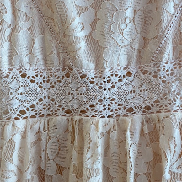 Forever 21 lace dress - Picture 3 of 7
